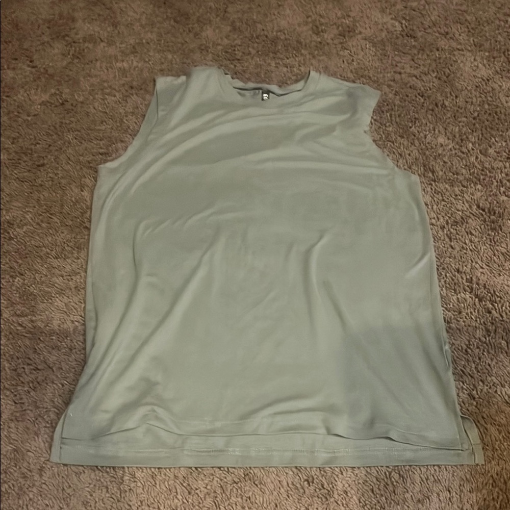 Sleeveless Gray Top